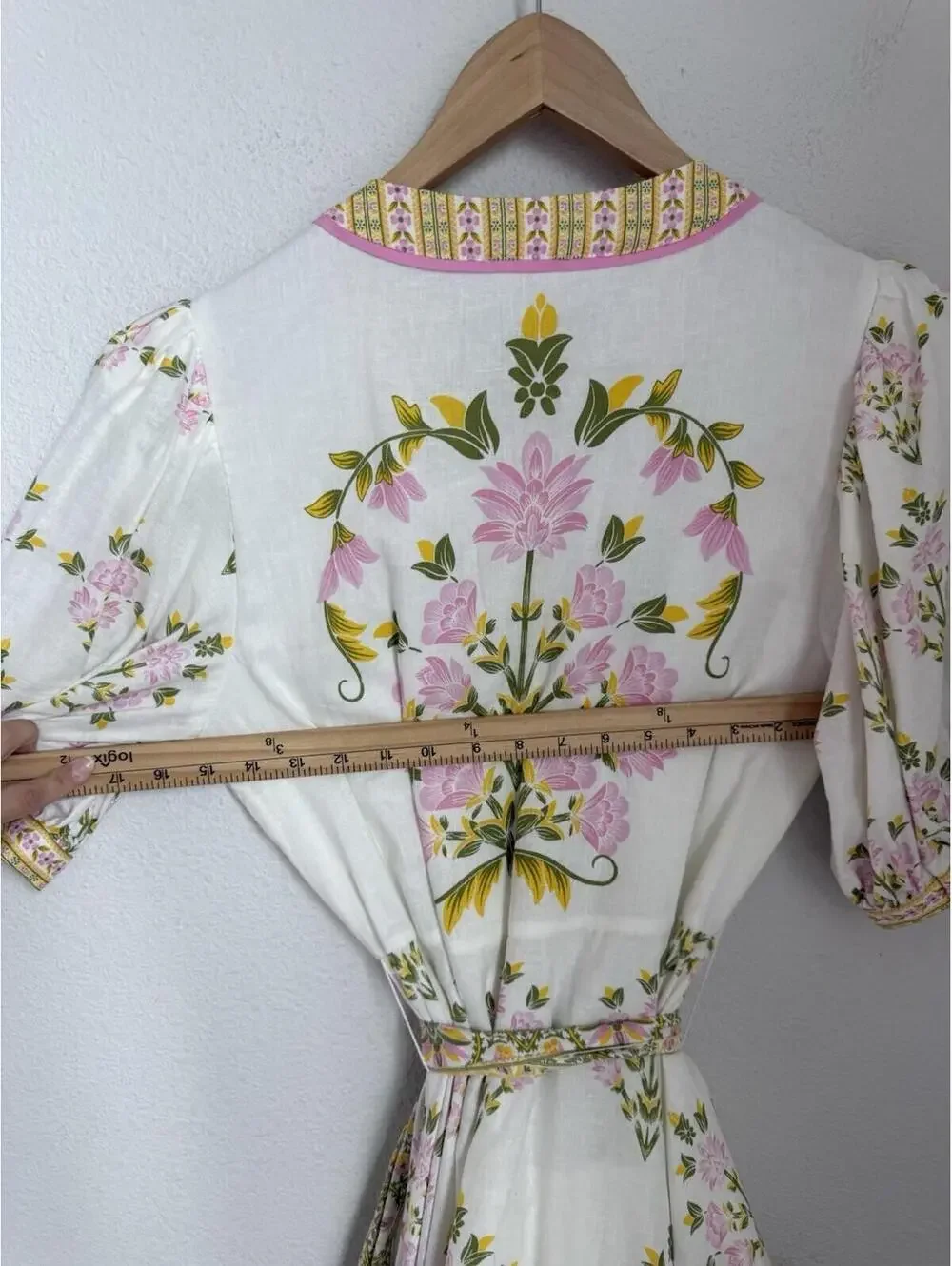 Floral Tie-Waist Short Dress in White and Pink - Picture 7 of 9